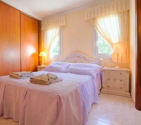 Puerto Del Carmen Sleeps 7 Pool Wifi Apartment *