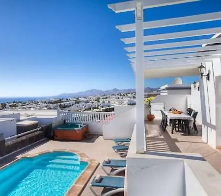 Apartment Puerto Del Carmen Sleeps 7 Pool Wifi