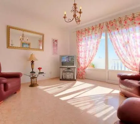 Apartment Puerto Del Carmen Sleeps 7 Pool Wifi