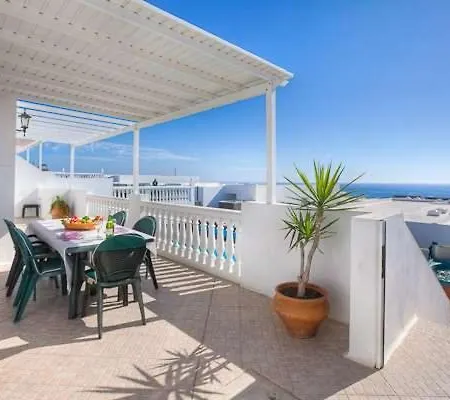 Puerto Del Carmen Sleeps 7 Pool Wifi Apartment Puerto del Carmen (Lanzarote)