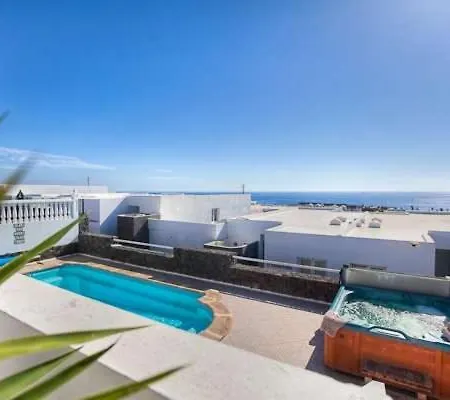 Puerto Del Carmen Sleeps 7 Pool Wifi *